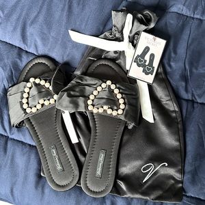 Victoria’s Secret Heart Embelished Slippers Sandals Size Small (5 - 6)